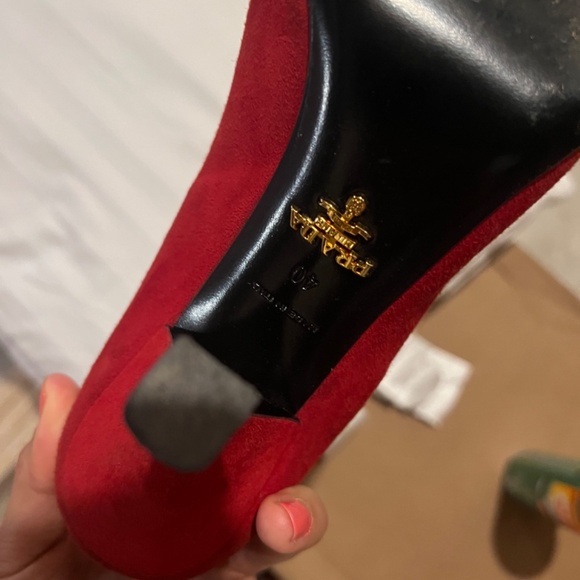 Prada shoes - Picture 2 of 4